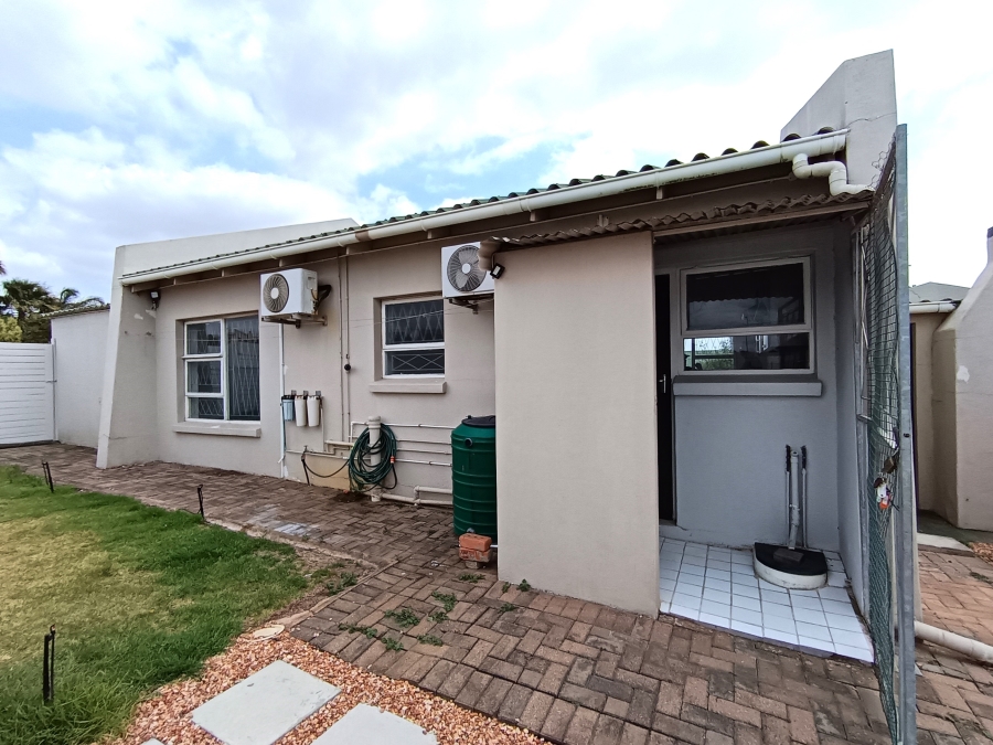 2 Bedroom Property for Sale in Wavecrest Eastern Cape